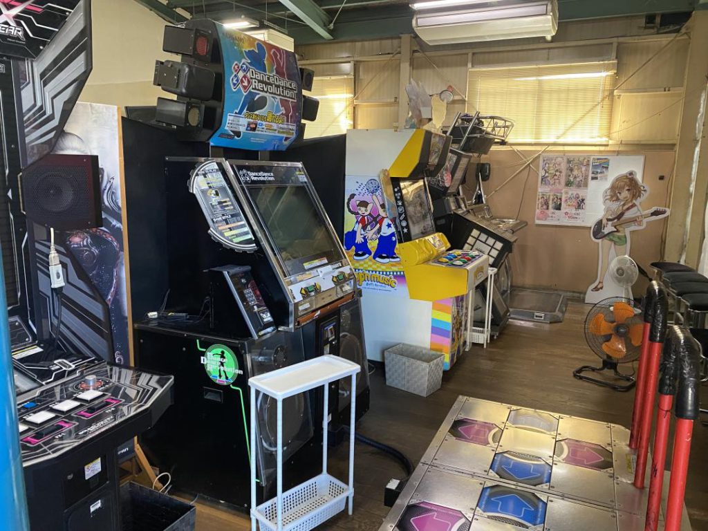 スーパーヒーロー倉吉店様に音ゲー設置！