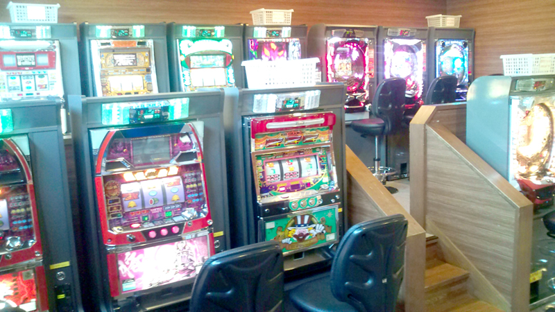 ファミリーでご来店のお客様の待ち時間の有効活用に。リラックスされたお客様は財布の紐も緩みがちです。